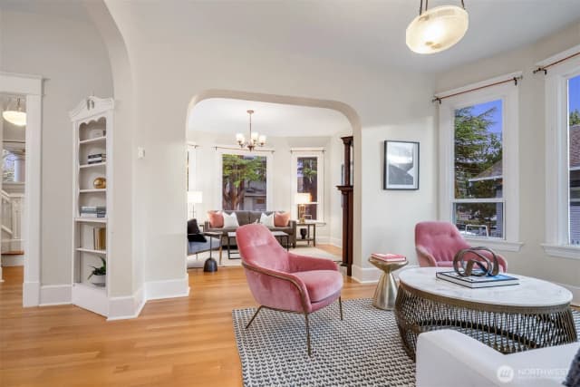 Property photo for 703 24th Avenue S, Seattle photo 4