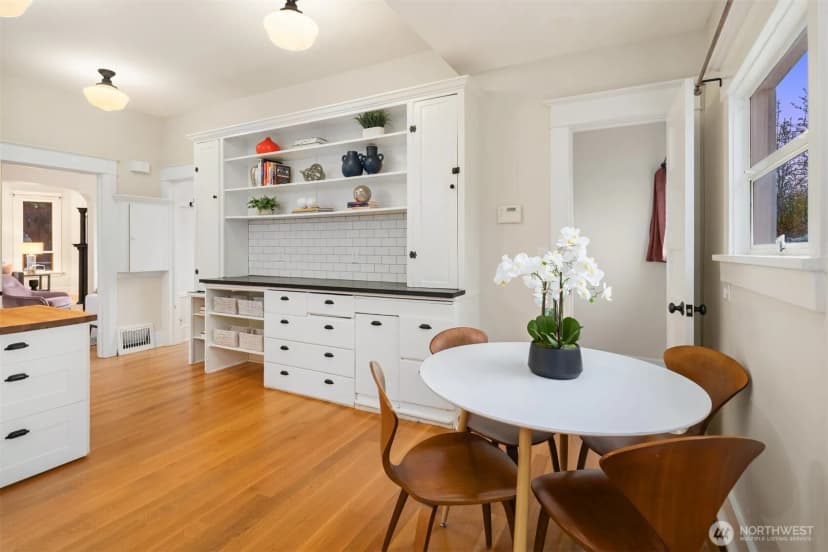 Property photo for 703 24th Avenue S, Seattle photo 11
