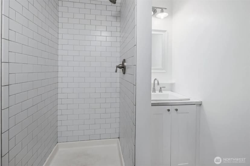Property photo for 703 24th Avenue S, Seattle photo 20