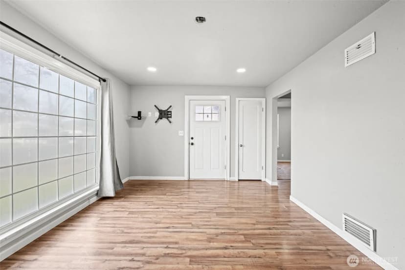 Property photo for 112 E Street Ne, Ephrata photo 3