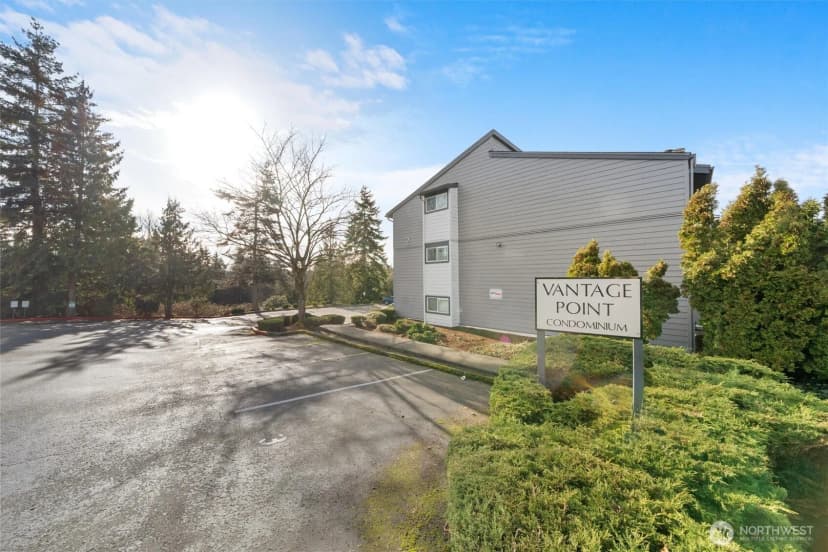 Property photo for 2515 Ne 4th Street #522, Renton photo 30