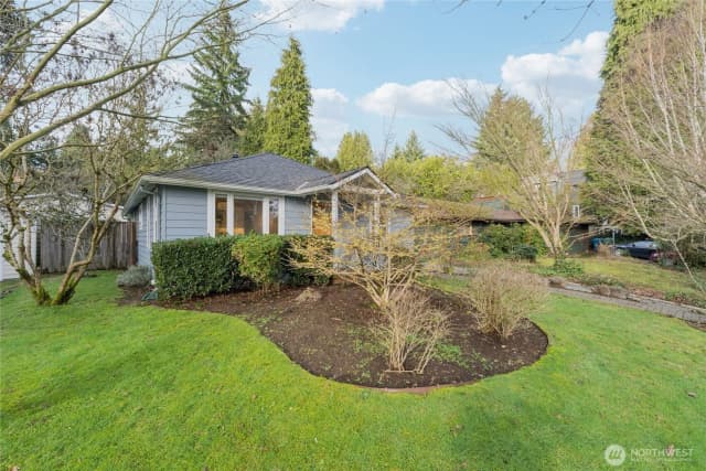 Property photo for 9209 20th Avenue Ne, Seattle photo 2
