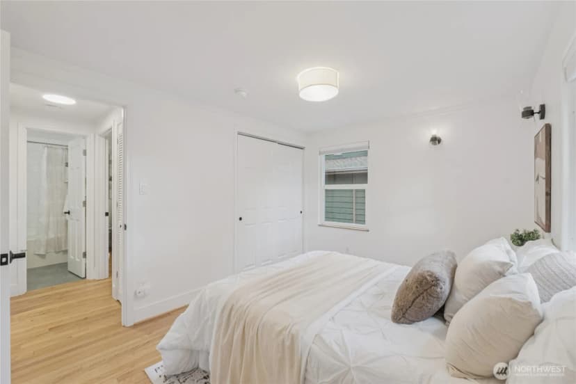Property photo for 9209 20th Avenue Ne, Seattle photo 18