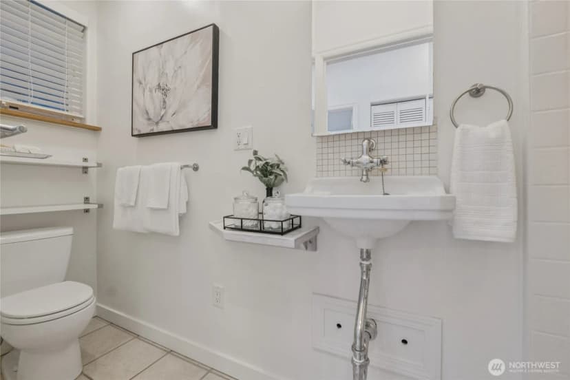 Property photo for 9209 20th Avenue Ne, Seattle photo 24