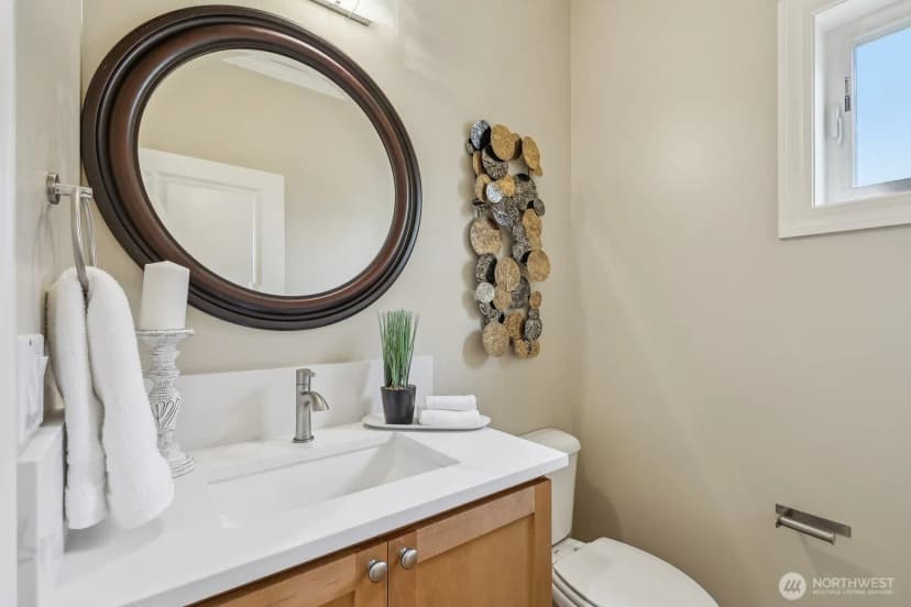 Property photo for 721 Lingering Pine Drive Nw, Issaquah photo 25