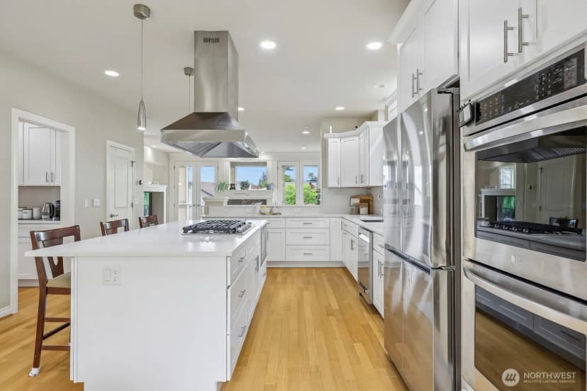 Property photo for 721 Lingering Pine Drive Nw, Issaquah photo 18