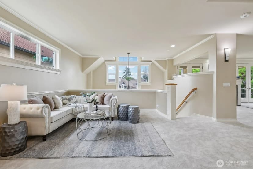 Property photo for 721 Lingering Pine Drive Nw, Issaquah photo 8