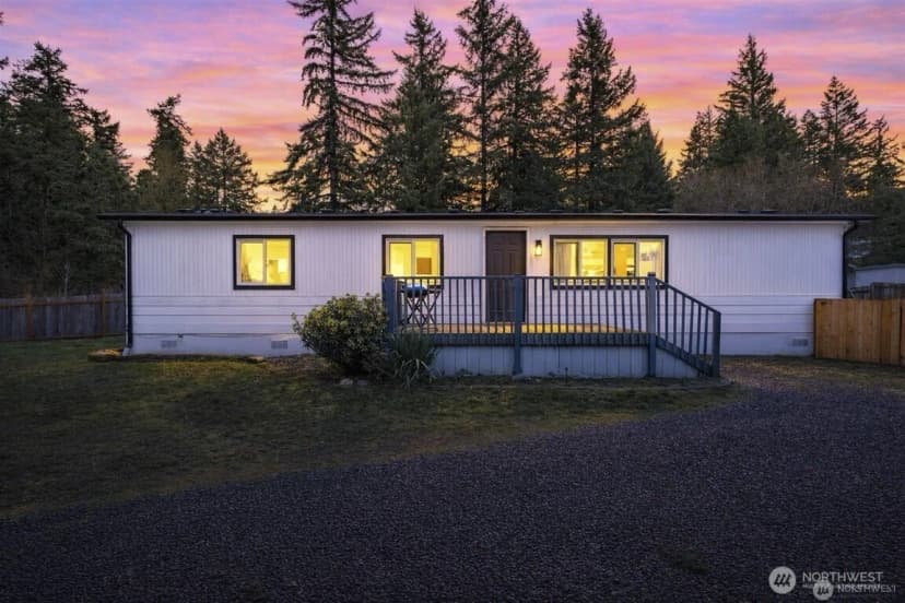 Property photo for 16503 Village Drive Se, Rainier