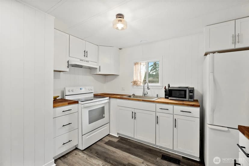 Property photo for 16503 Village Drive Se, Rainier photo 9
