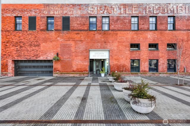 Property photo for 590 1st Avenue S #810, Seattle photo 4