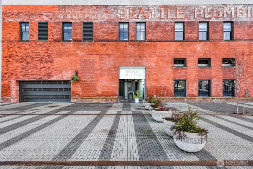 Property photo for 590 1st Avenue S #810, Seattle photo 4