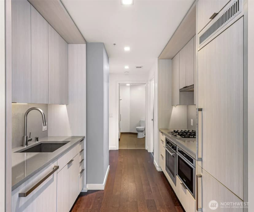 Property photo for 590 1st Avenue S #810, Seattle photo 10