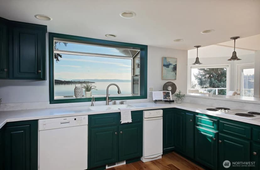 Property photo for 2820 Sw Scenic Heights Street, Oak Harbor photo 11