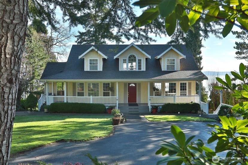 Property photo for 2820 Sw Scenic Heights Street, Oak Harbor photo 2