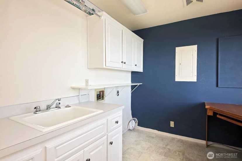 Property photo for 2820 Sw Scenic Heights Street, Oak Harbor photo 18