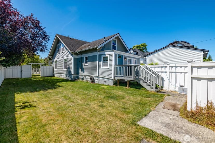 Property photo for 1506 12th Street, Anacortes photo 28