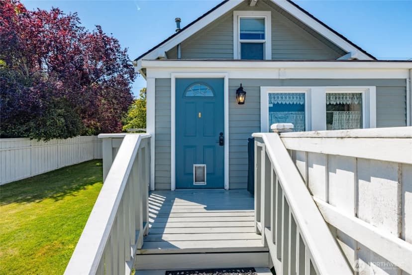 Property photo for 1506 12th Street, Anacortes photo 23