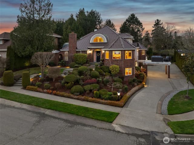 Property photo for 19301 4th Place Sw, Normandy Park photo 2
