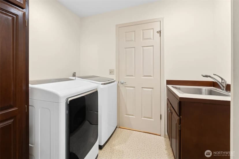 Property photo for 19301 4th Place Sw, Normandy Park photo 19
