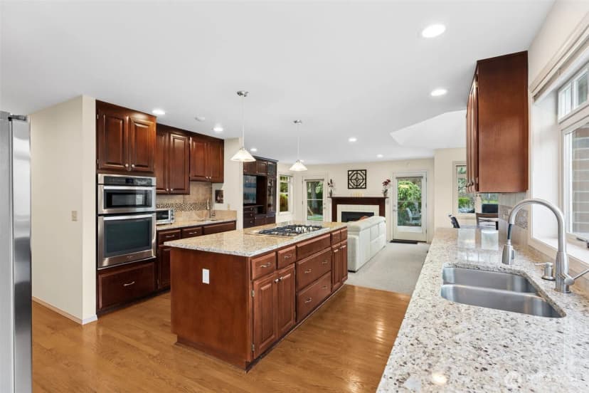 Property photo for 19301 4th Place Sw, Normandy Park photo 11