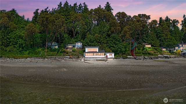 Property photo for 24186 Vashon Highway Sw, Vashon photo 2