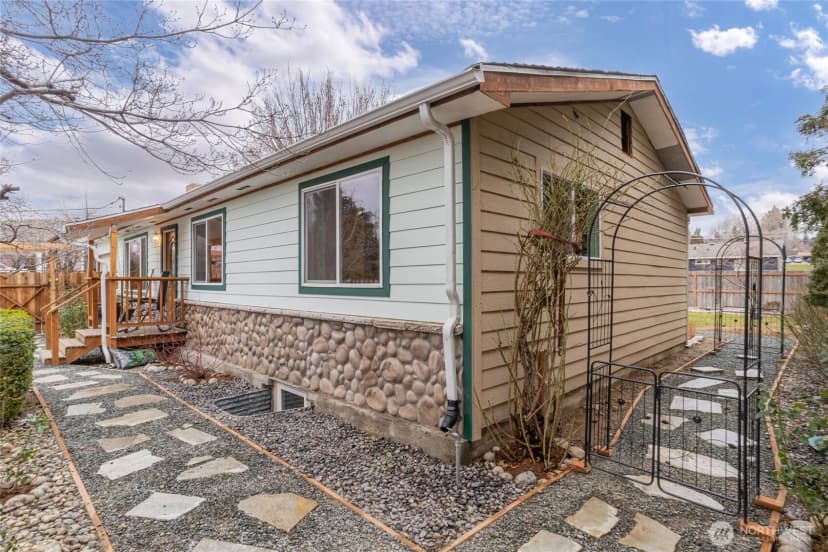 Property photo for 785 N Jerome Lane, East Wenatchee photo 26