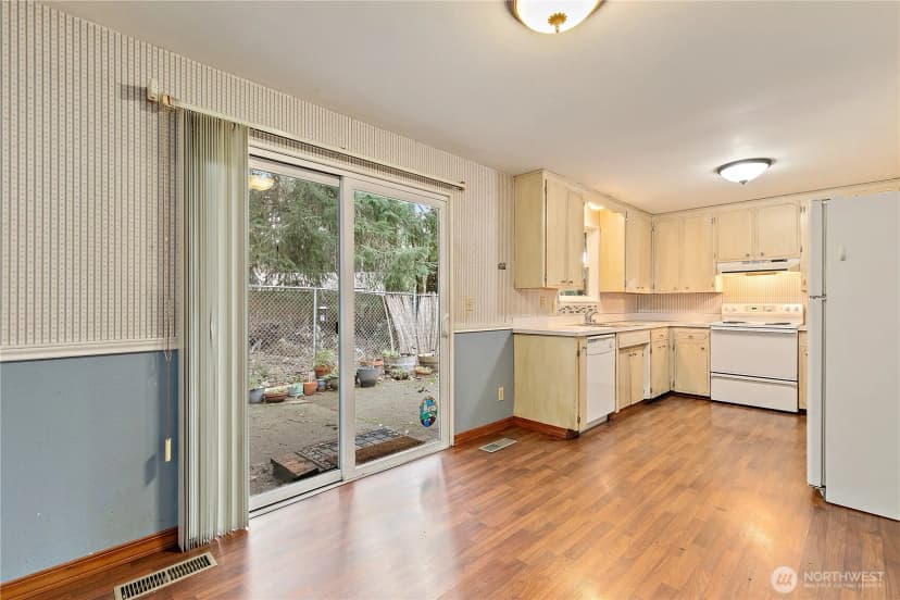Property photo for 9112 Deers Tongue Circle W, University Place photo 5