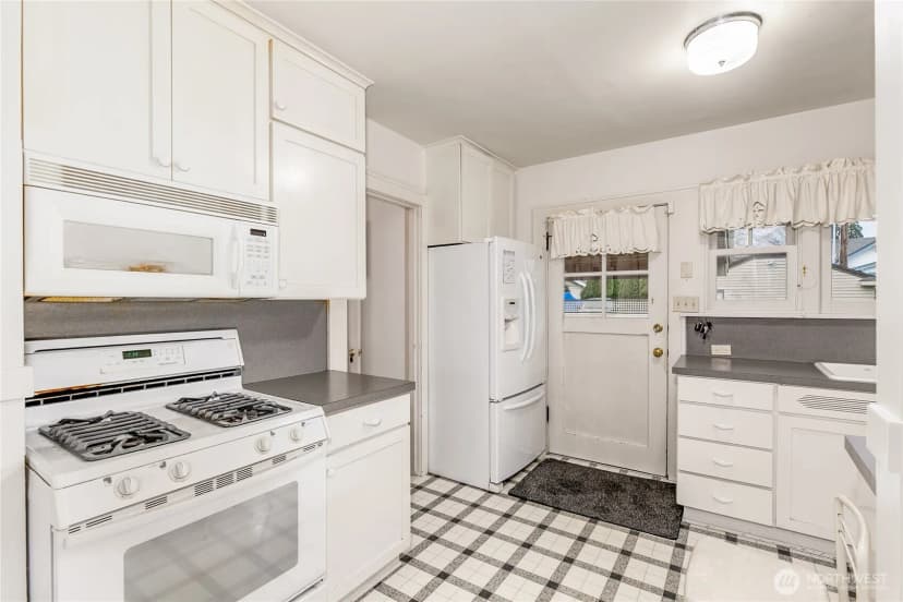 Property photo for 1005 Grand Avenue, Everett photo 15