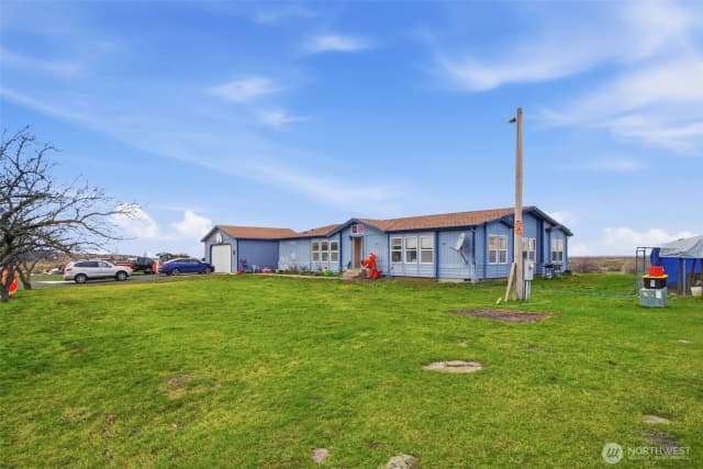 Property photo for 261 Hardy Rd, Lamont