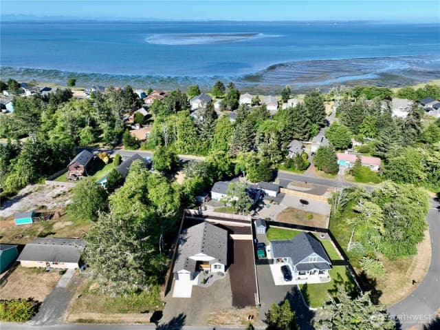 Property photo for 684 Lake Island Avenue Se, Ocean Shores photo 4