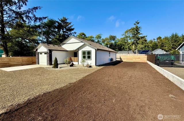 Property photo for 684 Lake Island Avenue Se, Ocean Shores photo 3