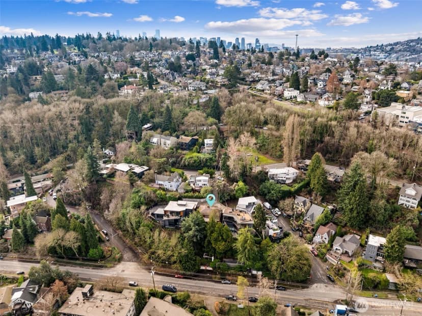 Property photo for 2409 Boyer Avenue E, Seattle photo 13