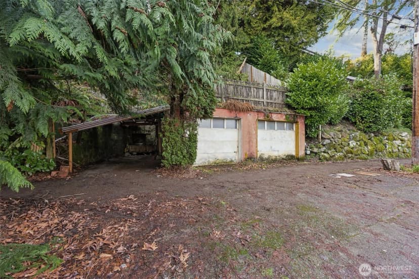 Property photo for 2409 Boyer Avenue E, Seattle photo 11