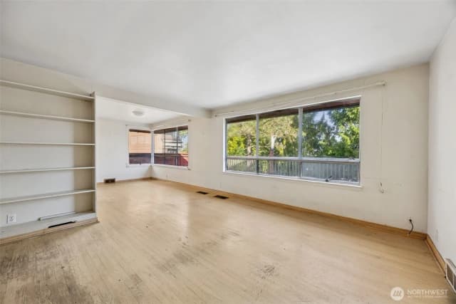 Property photo for 2409 Boyer Avenue E, Seattle photo 5