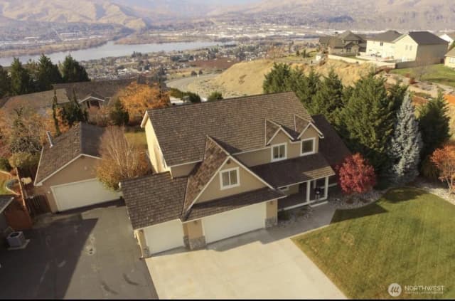 Property photo for 2429 Fancher Heights Blvd, East Wenatchee photo 2