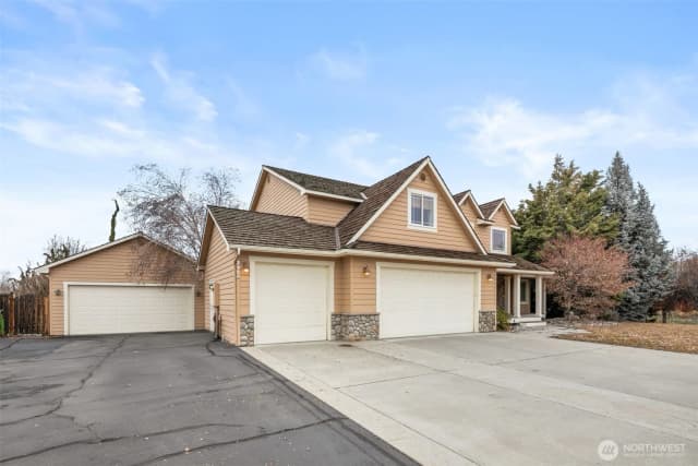 Property photo for 2429 Fancher Heights Blvd, East Wenatchee
