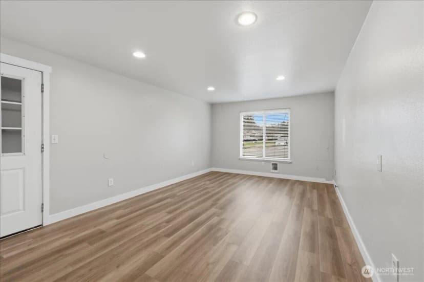 Property photo for 328 Cherry Avenue, Sumner photo 12