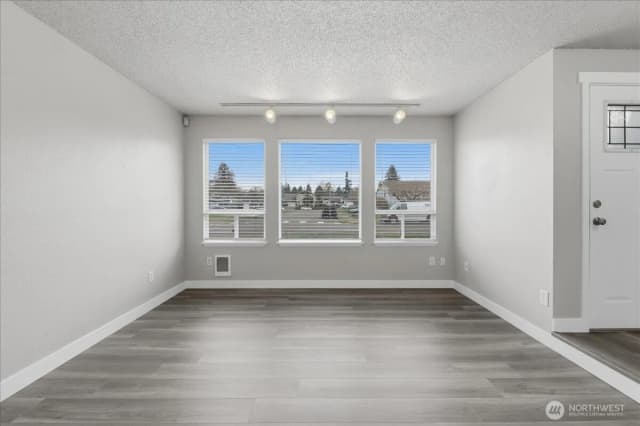 Property photo for 328 Cherry Avenue, Sumner photo 4