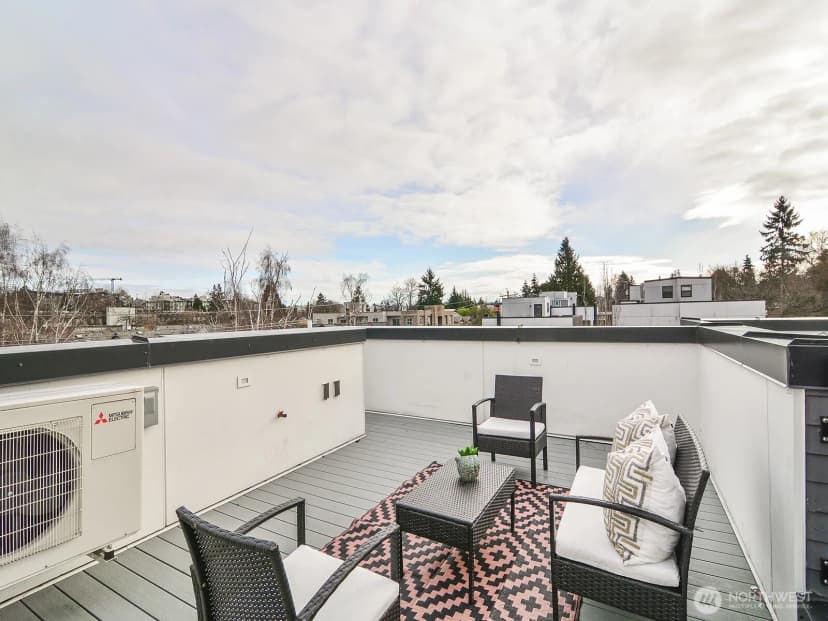 Property photo for 6539 4th Avenue Ne, Seattle photo 17