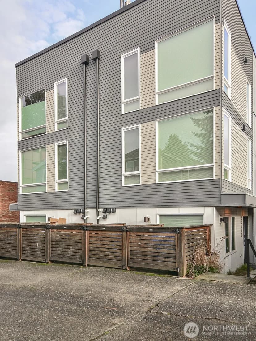Property photo for 6539 4th Avenue Ne, Seattle photo 20