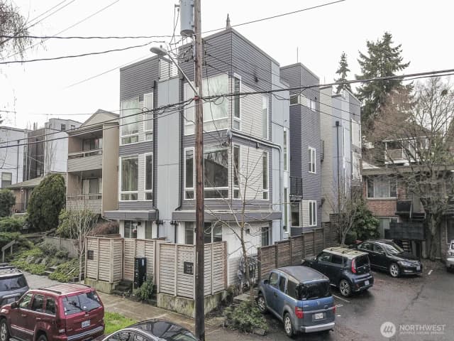 Property photo for 6539 4th Avenue Ne, Seattle photo 4
