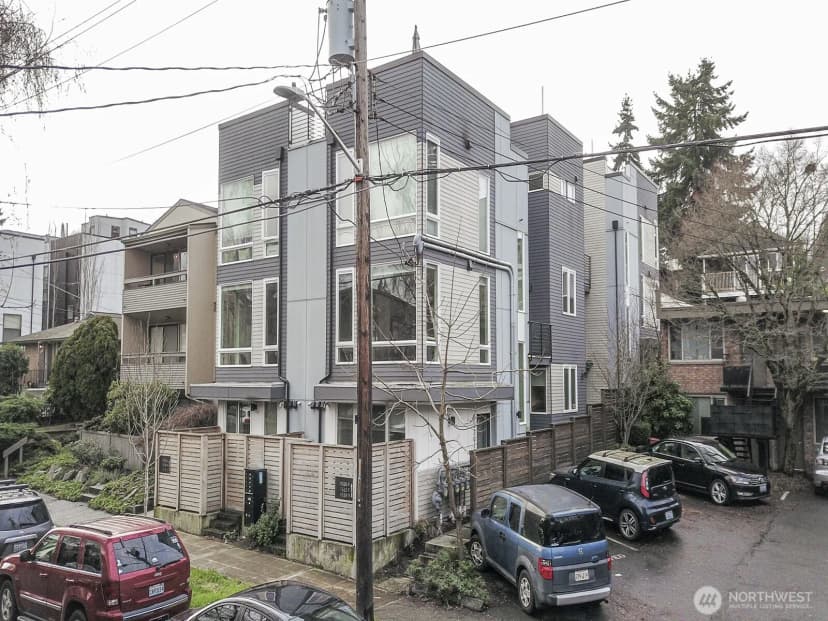 Property photo for 6539 4th Avenue Ne, Seattle photo 4