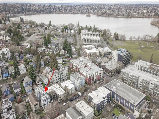 Property photo for 6539 4th Avenue Ne, Seattle photo 5