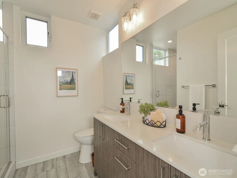 Property photo for 6539 4th Avenue Ne, Seattle photo 12