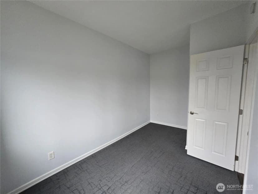 Property photo for 7417 Old Redmond Road, Redmond photo 18