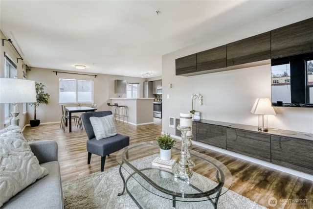 Property photo for 10511 Midvale Avenue N #302, Seattle photo 3