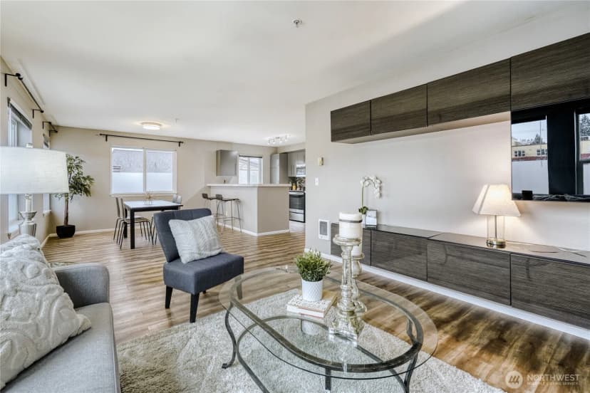 Property photo for 10511 Midvale Avenue N #302, Seattle photo 3