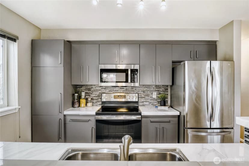 Property photo for 10511 Midvale Avenue N #302, Seattle photo 9