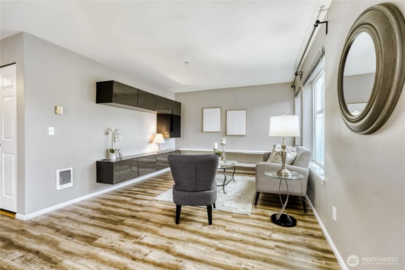 Property photo for 10511 Midvale Avenue N #302, Seattle photo 4