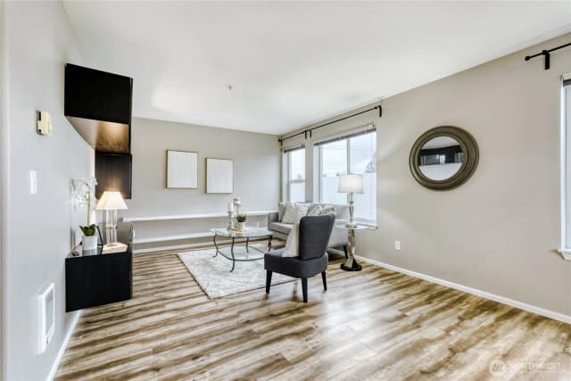 Property photo for 10511 Midvale Avenue N #302, Seattle photo 5